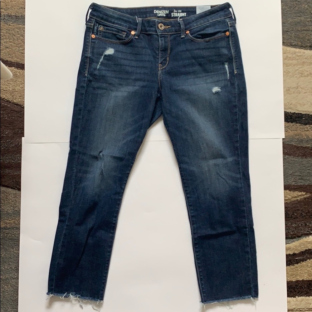 Denizen Levi’s Cropped Distressed Stretchy Jeans